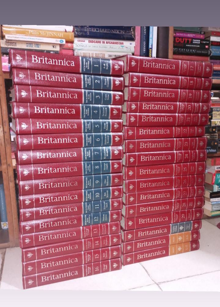britannica encyclopedia 15th edition complete set available 32 books in excellent condition.