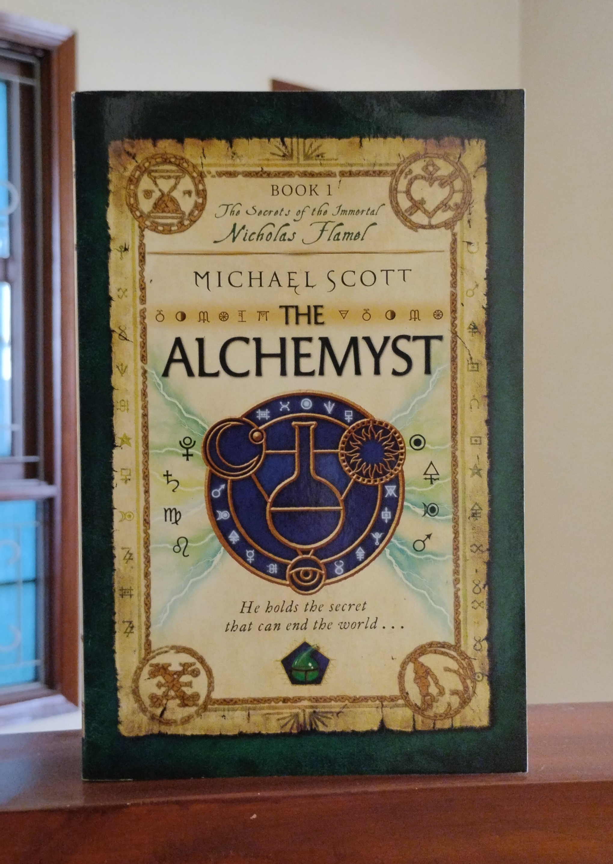 the alchemyst : the secrets of the immortal nicholas flamel